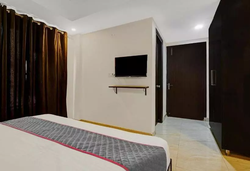 ホテル Super Townhouse Tipsyy Near Bestech Central Square Mall