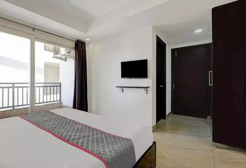 ホテル Super Townhouse Tipsyy Near Bestech Central Square Mall