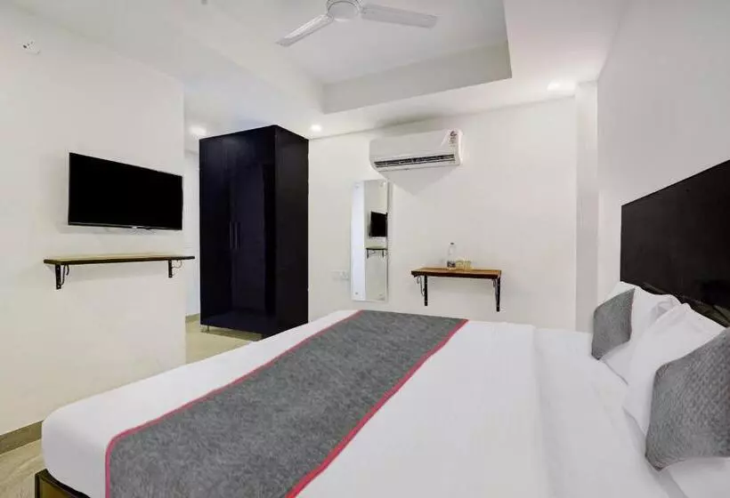 ホテル Super Townhouse Tipsyy Near Bestech Central Square Mall