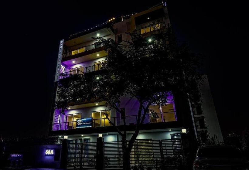 酒店 Super Townhouse Tipsyy Near Bestech Central Square Mall