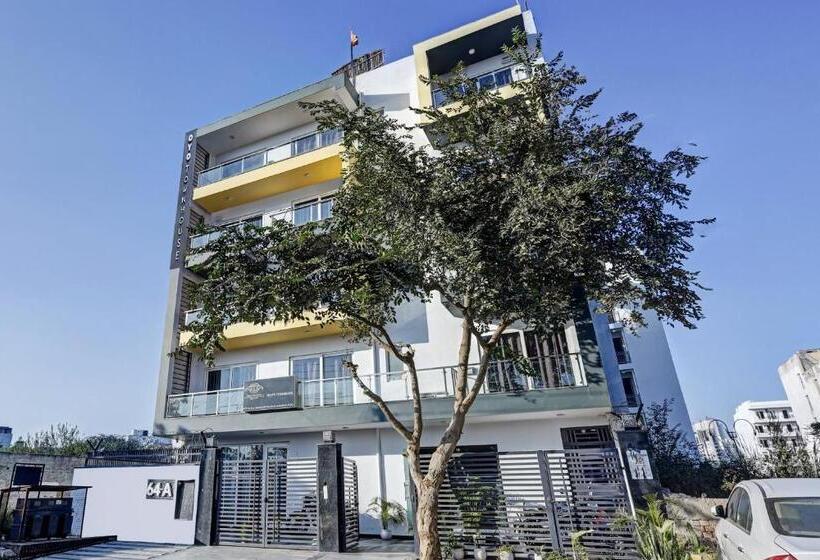 酒店 Super Townhouse Tipsyy Near Bestech Central Square Mall