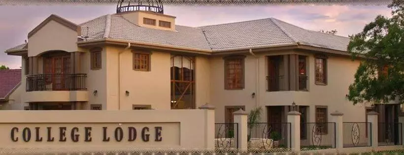Majatalo College Lodge