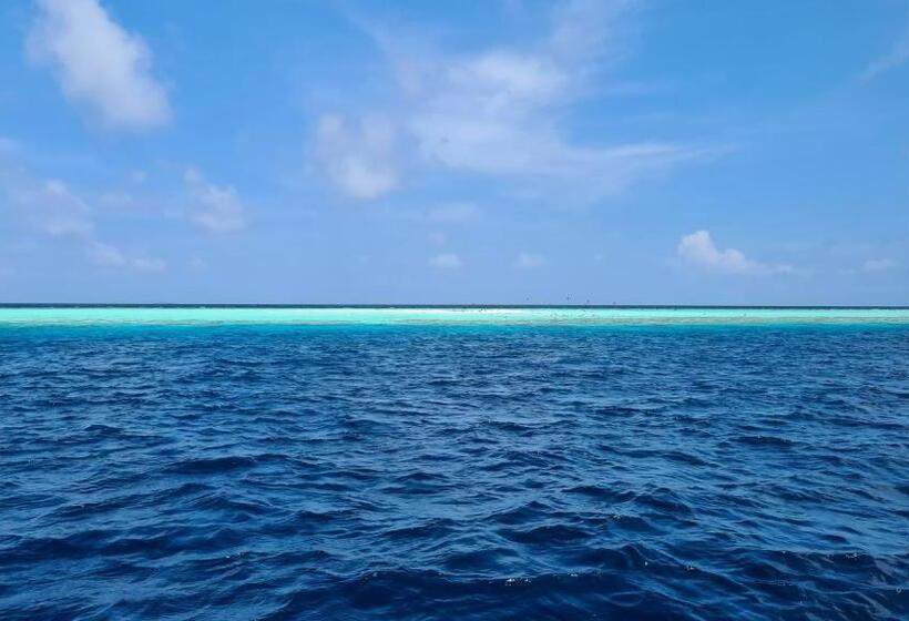 پانسیون Coral Beach Maldives