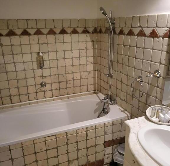 ベッドアンドブレックファースト La Maison Du Barry   Piscine   Billard   10 Personnes