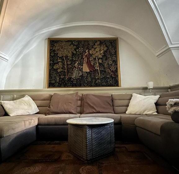 ベッドアンドブレックファースト La Maison Du Barry   Piscine   Billard   10 Personnes