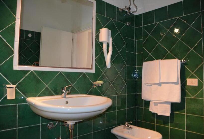 فنادق الكبسولة Domus De Carrera