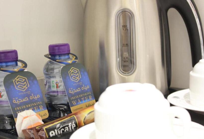 Отель Five Season