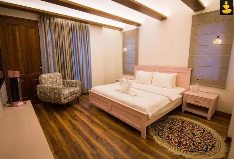 هتل Livingstone 3bhk Cottage Kasauli