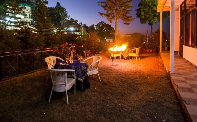 בית מלון כפרי Livingstone 3bhk Cottage Kasauli