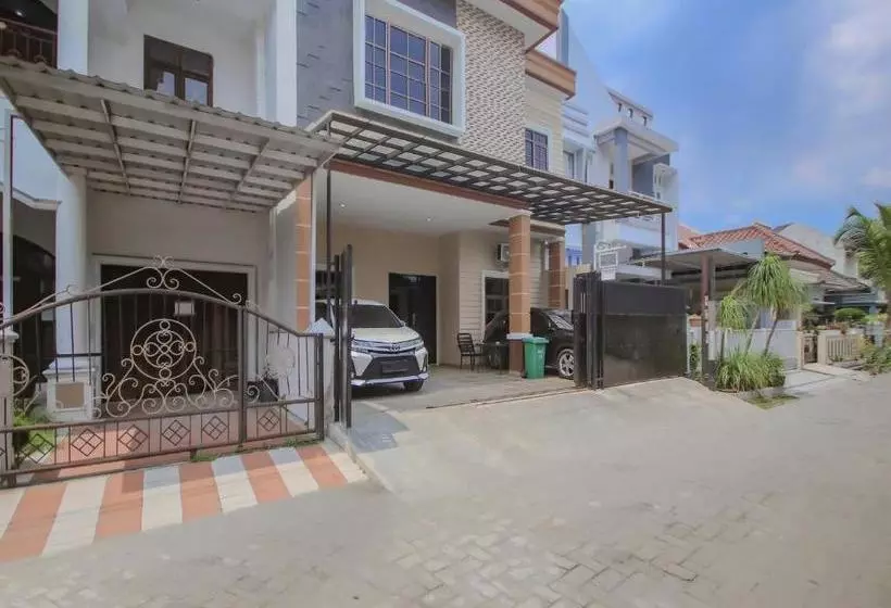 ホテル Oyo 90338 Rumah Yasmin Syariah