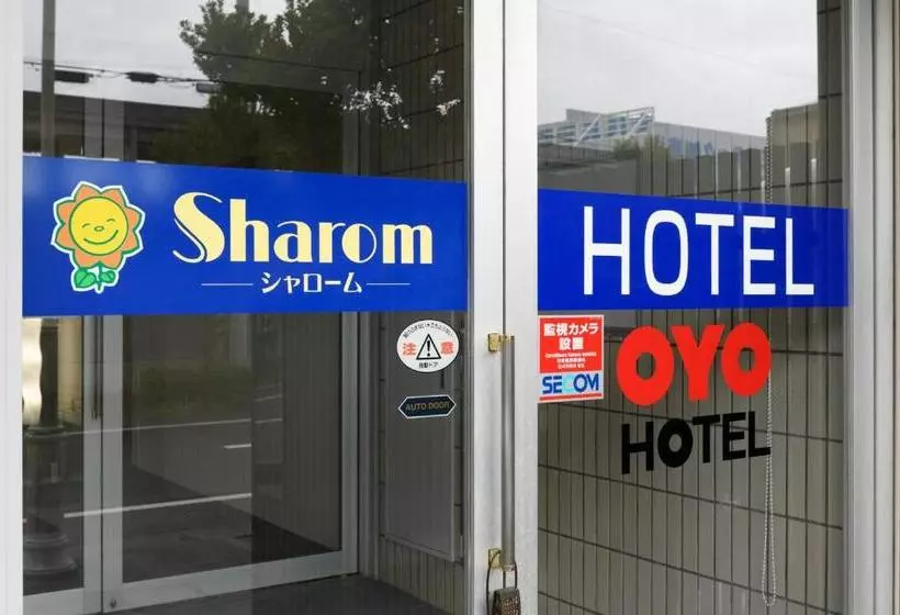 ホテル Oyo Sharom