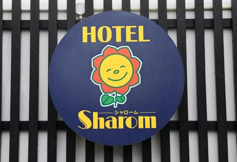 ホテル Oyo Sharom