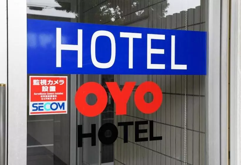 ホテル Oyo Sharom