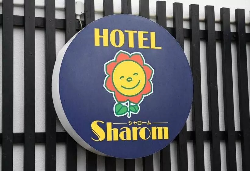 ホテル Oyo Sharom