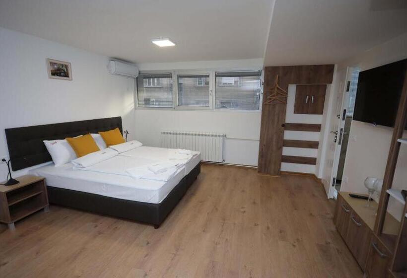 تختخواب و صبحانه Palace Megdan