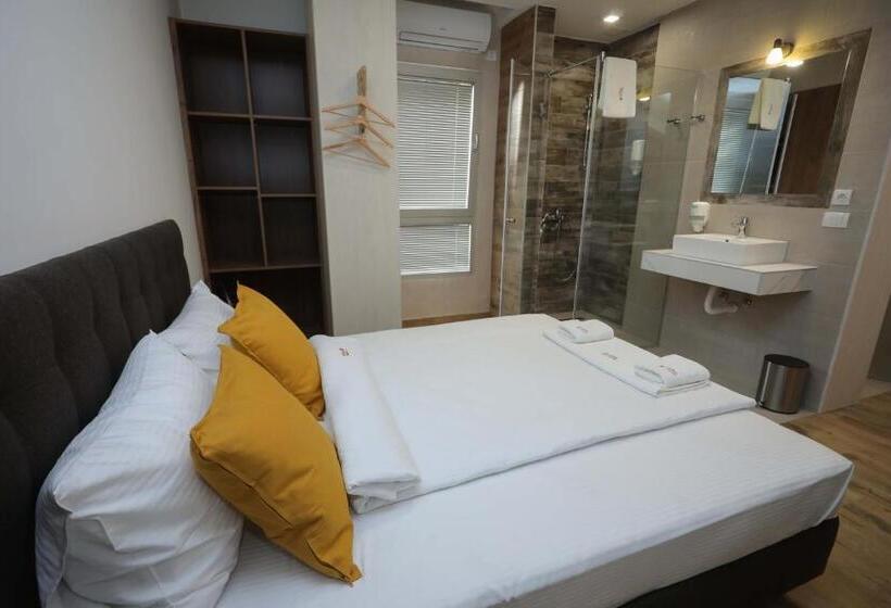 تختخواب و صبحانه Palace Megdan