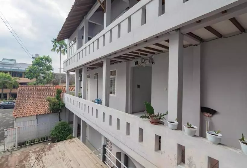 ホテル Koolkost Female Syariah Near Parahyangan University 3 (minimum Stays 6 Nights)
