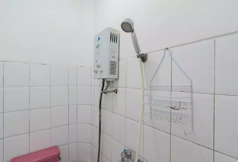 ホテル Koolkost Female Syariah Near Parahyangan University 3 (minimum Stays 6 Nights)
