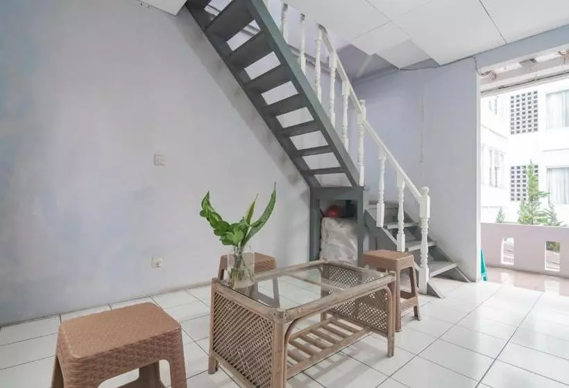 ホテル Koolkost Female Syariah Near Parahyangan University 3 (minimum Stays 6 Nights)