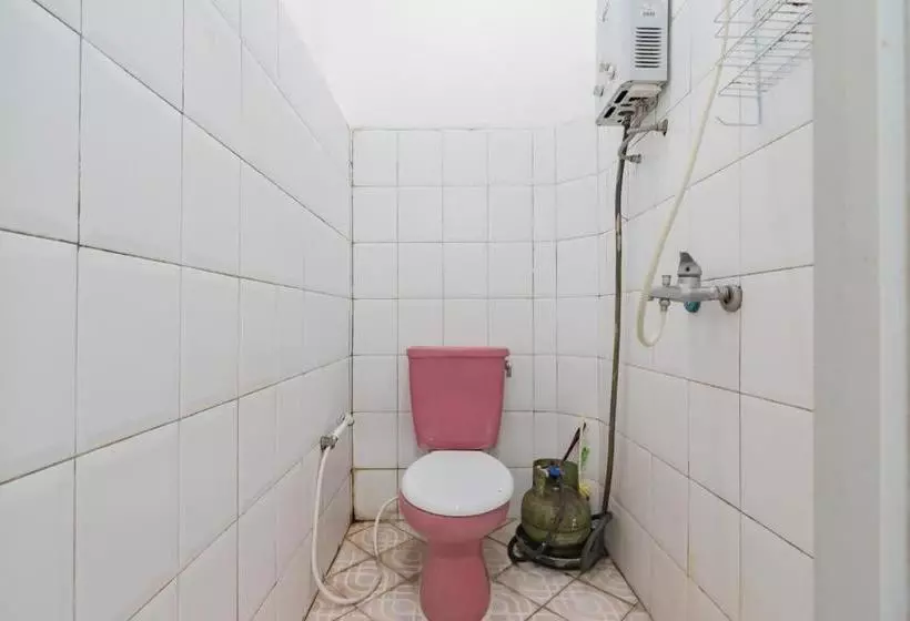 ホテル Koolkost Female Syariah Near Parahyangan University 3 (minimum Stays 6 Nights)