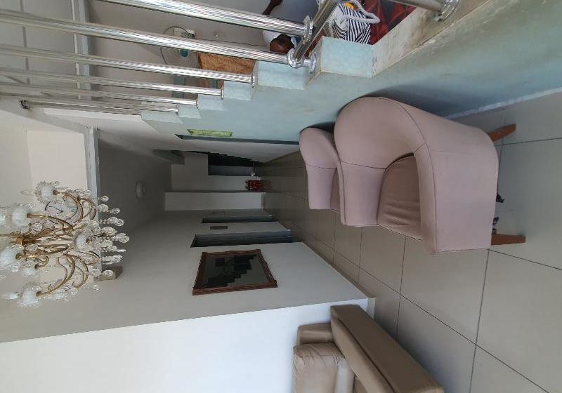 בית מלון כפרי Oyo 90202 Alam Jaya