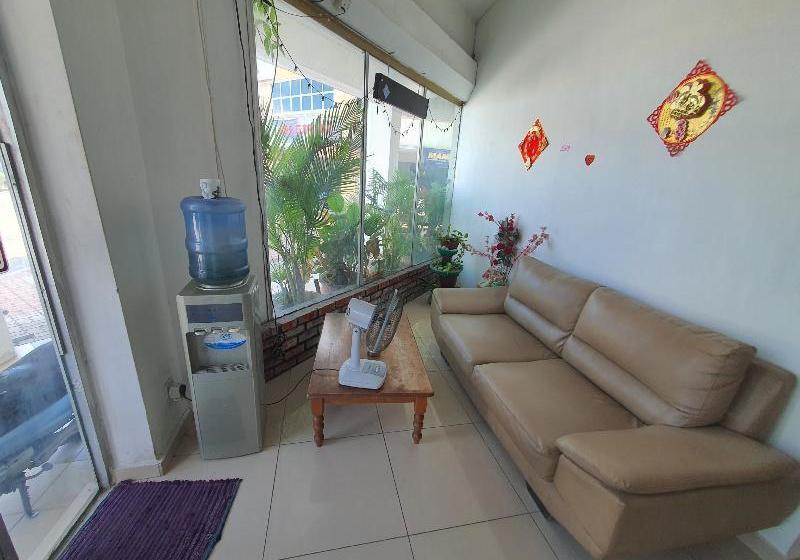 בית מלון כפרי Oyo 90202 Alam Jaya