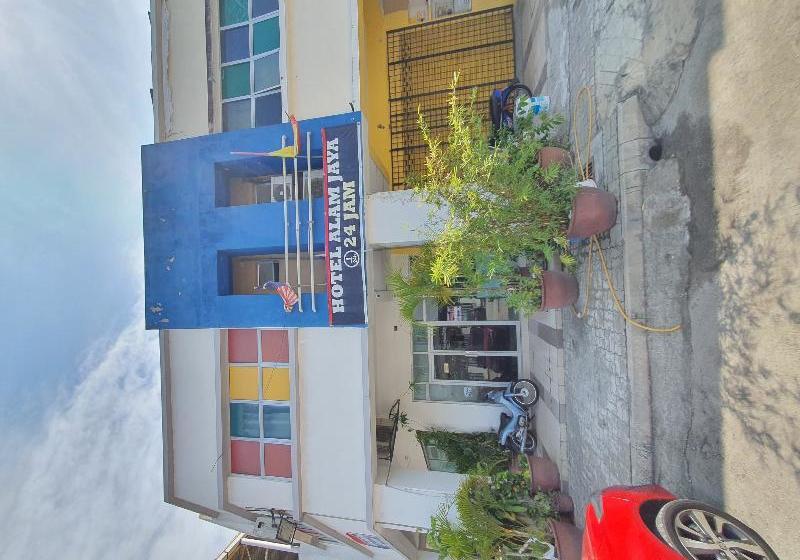 בית מלון כפרי Oyo 90202 Alam Jaya