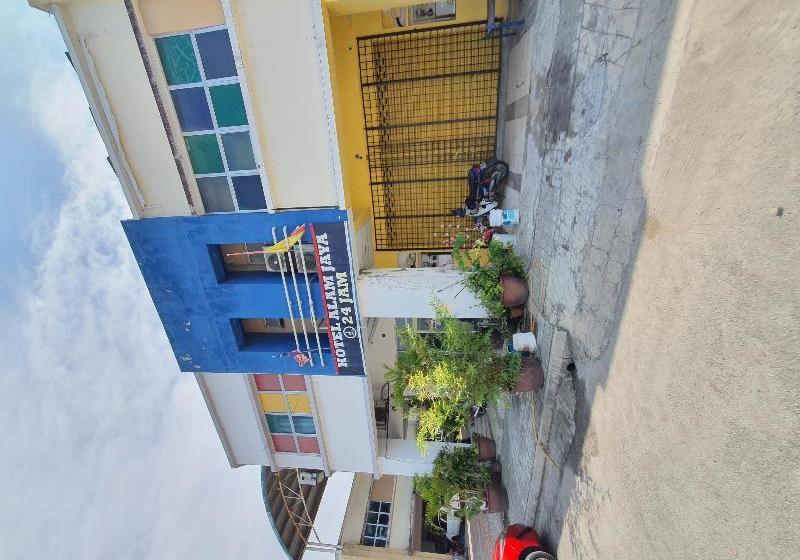 בית מלון כפרי Oyo 90202 Alam Jaya