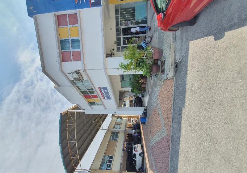 בית מלון כפרי Oyo 90202 Alam Jaya