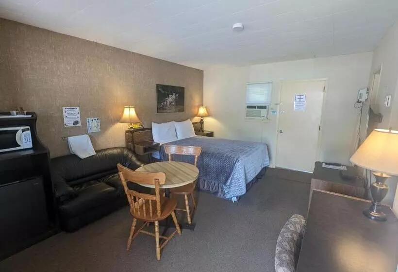 Motelli Pinewood Inn