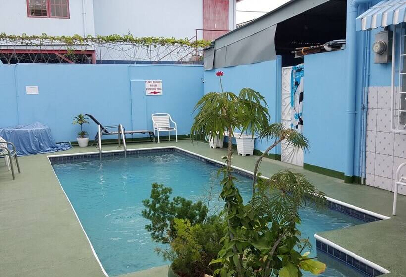 پانسیون Caribbean Tourist Villa Guest House