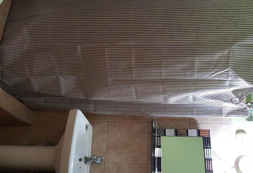 پانسیون Caribbean Tourist Villa Guest House