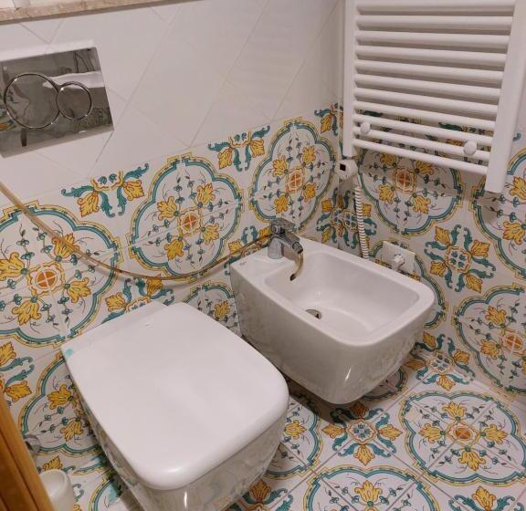 بنسيون La Croce Dei Templari   Very Central With Parking