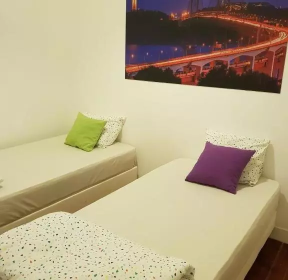 7 Luz Hostel