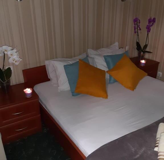 هتل готель опалковий замок