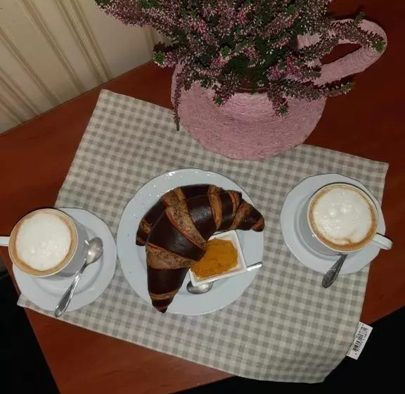 Hotelli готель опалковий замок