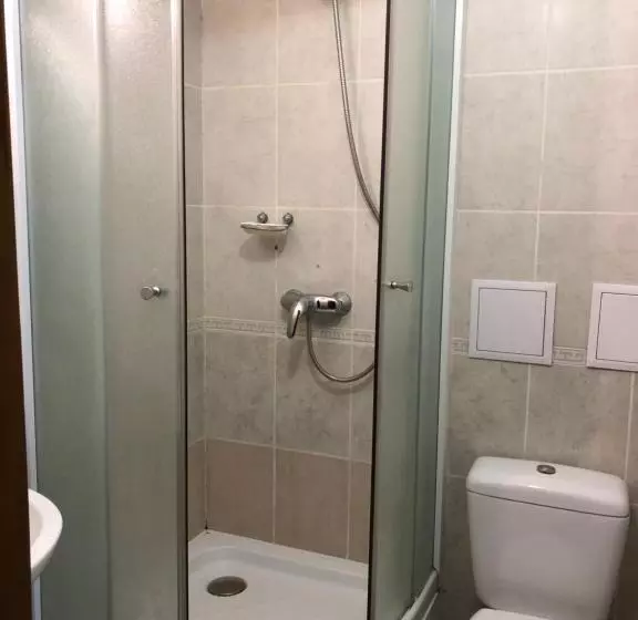 Hotelli готель опалковий замок