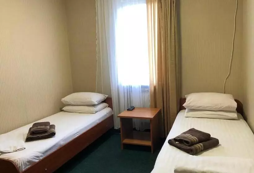 Hotelli готель опалковий замок