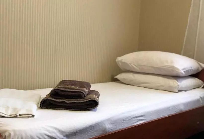 Hotelli готель опалковий замок