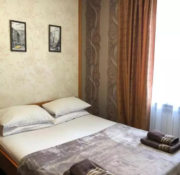 Hotelli готель опалковий замок