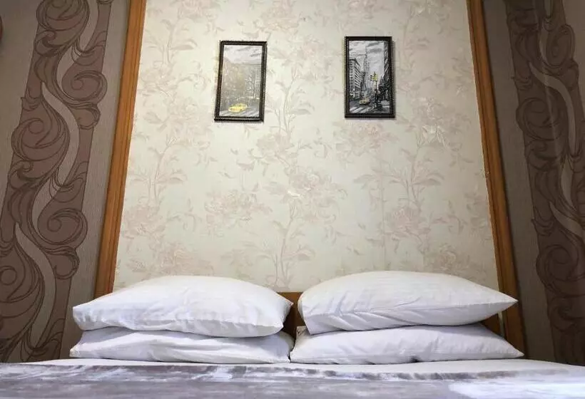 Hotelli готель опалковий замок