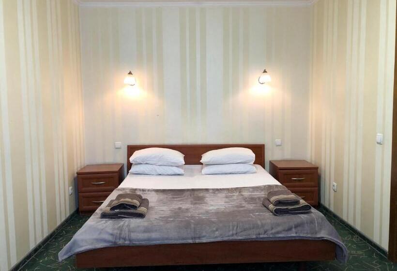 هتل готель опалковий замок