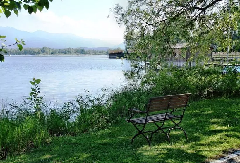 Hotelli Aiterbach Am Chiemsee