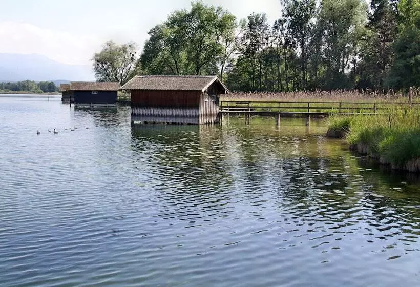 Hotelli Aiterbach Am Chiemsee