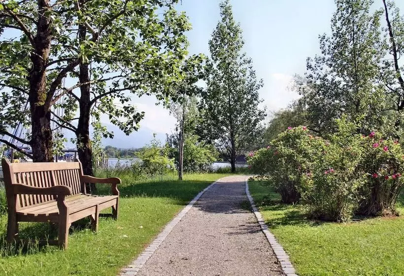 Hotelli Aiterbach Am Chiemsee