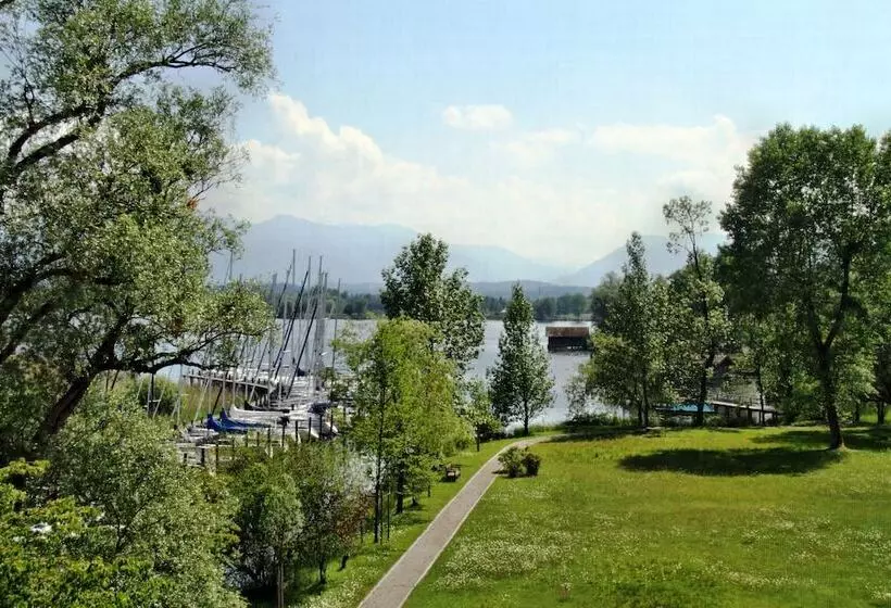 Hotelli Aiterbach Am Chiemsee