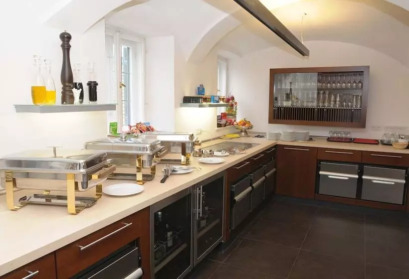 Hotelli Aiterbach Am Chiemsee