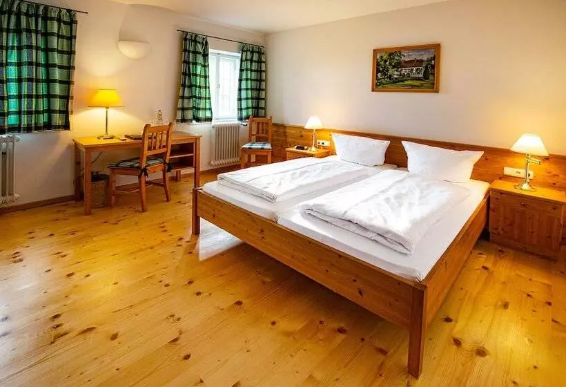 Hotelli Aiterbach Am Chiemsee