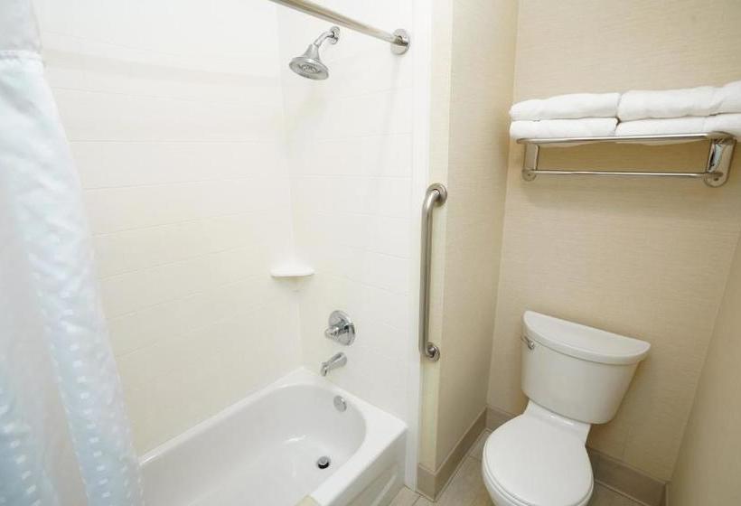 Creekside Hotel & Suites