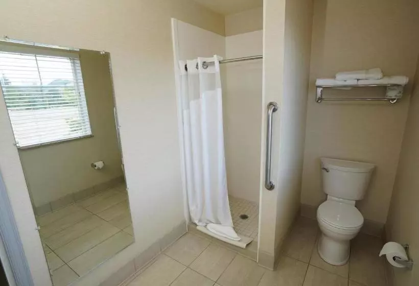 Creekside Hotel & Suites